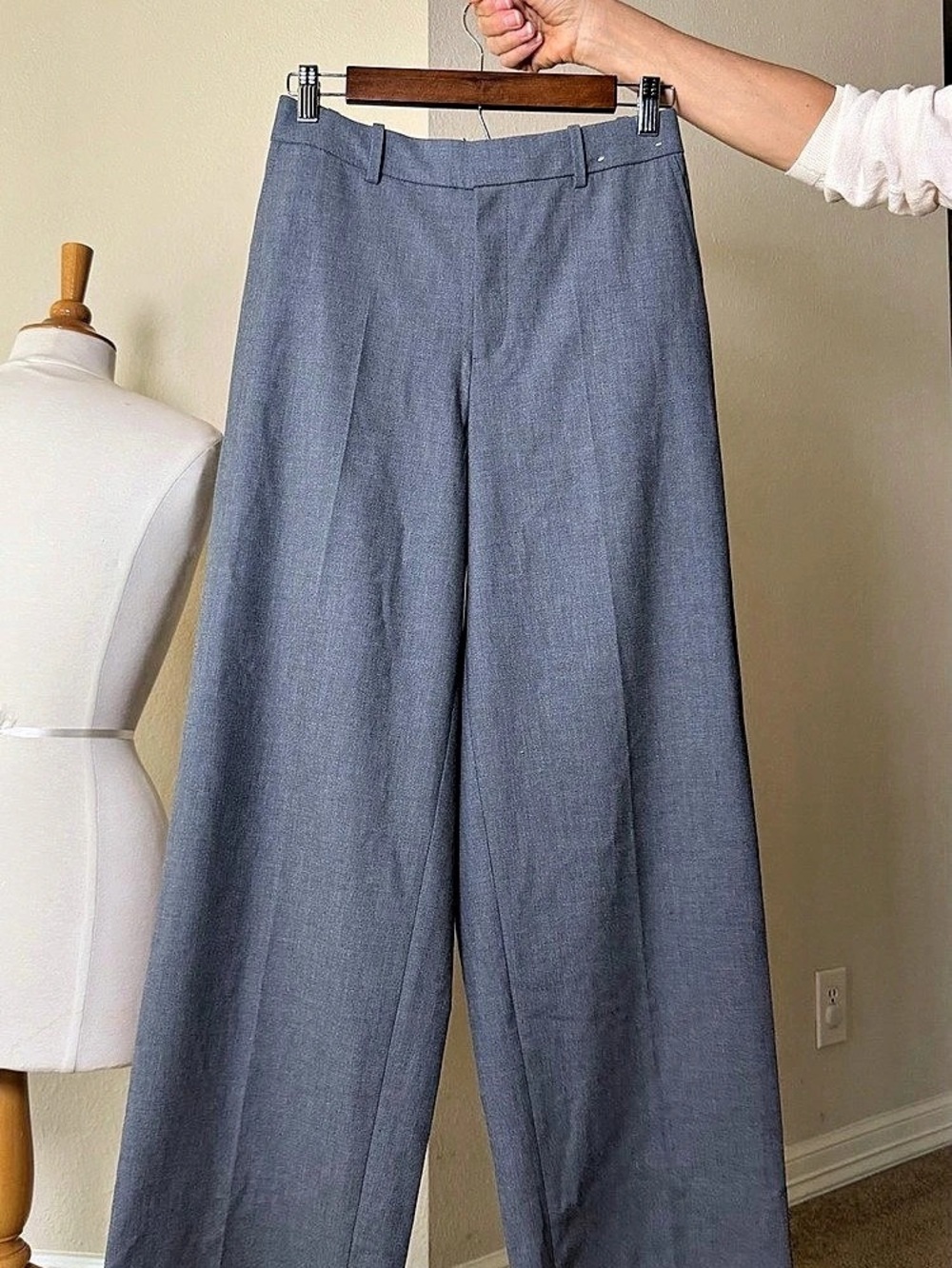 UNIQLO Women's Wide Leg Pants in Blue Like New
